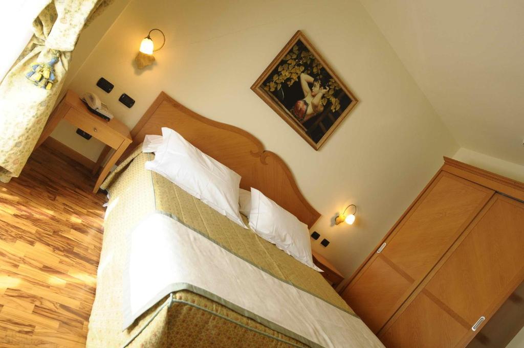 Hotel Camoretti Almenno San Bartolomeo Esterno foto