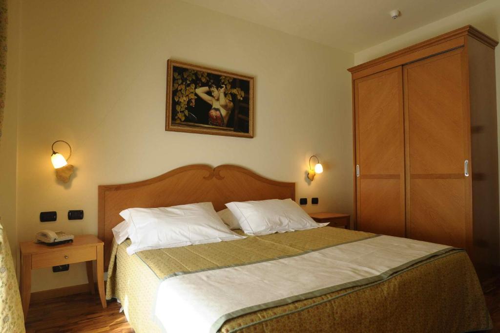 Hotel Camoretti Almenno San Bartolomeo Esterno foto