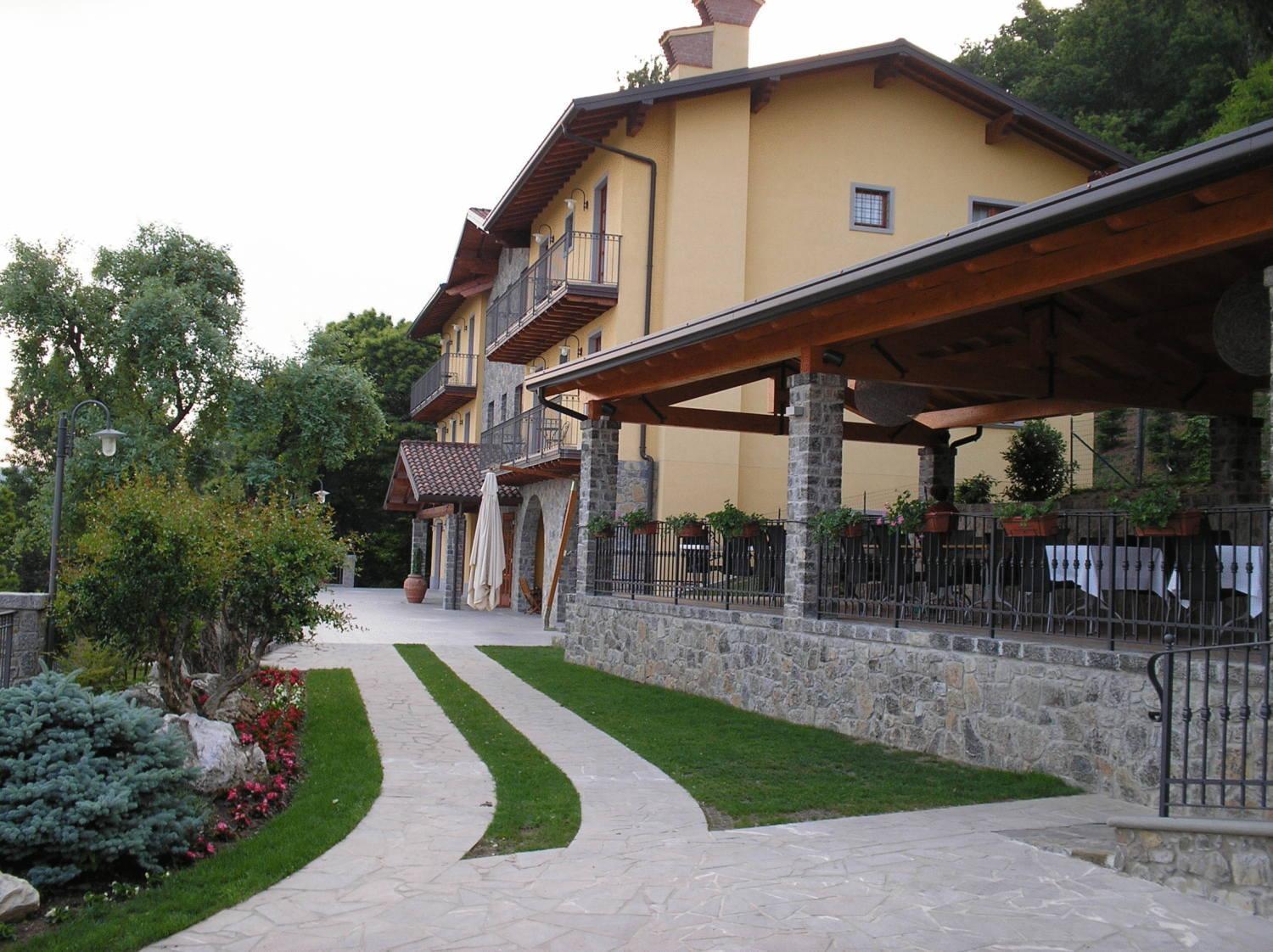 Hotel Camoretti Almenno San Bartolomeo Esterno foto