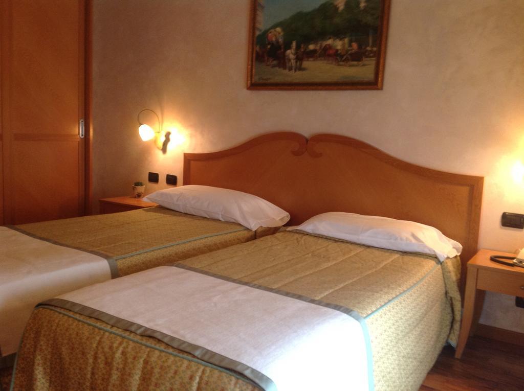 Hotel Camoretti Almenno San Bartolomeo Esterno foto