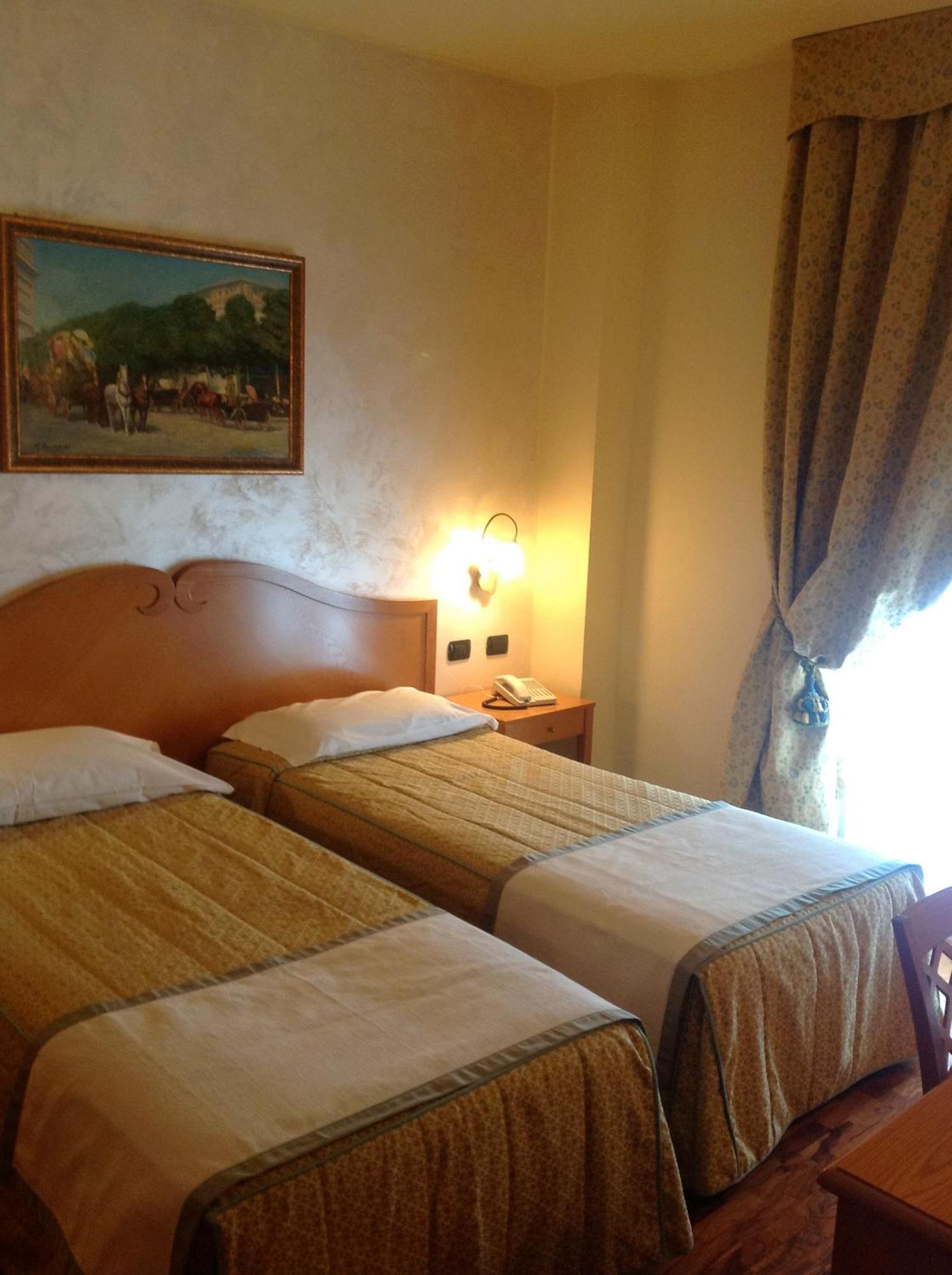 Hotel Camoretti Almenno San Bartolomeo Esterno foto