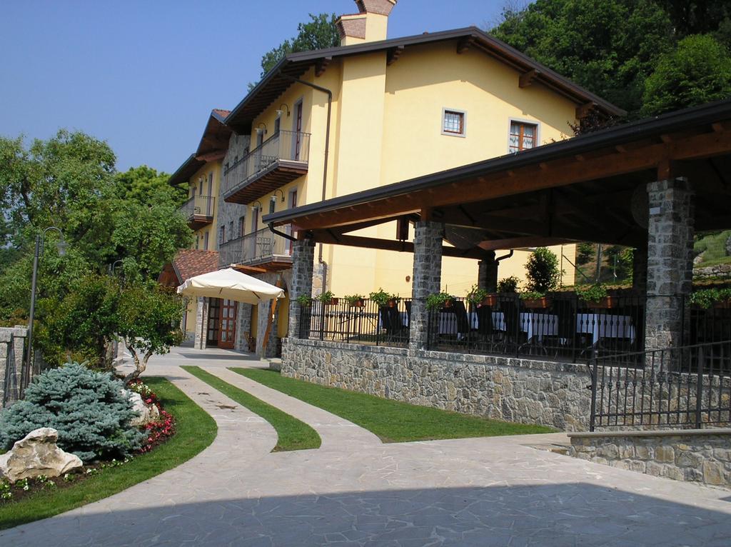 Hotel Camoretti Almenno San Bartolomeo Esterno foto