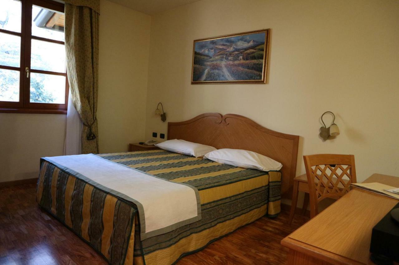 Hotel Camoretti Almenno San Bartolomeo Esterno foto