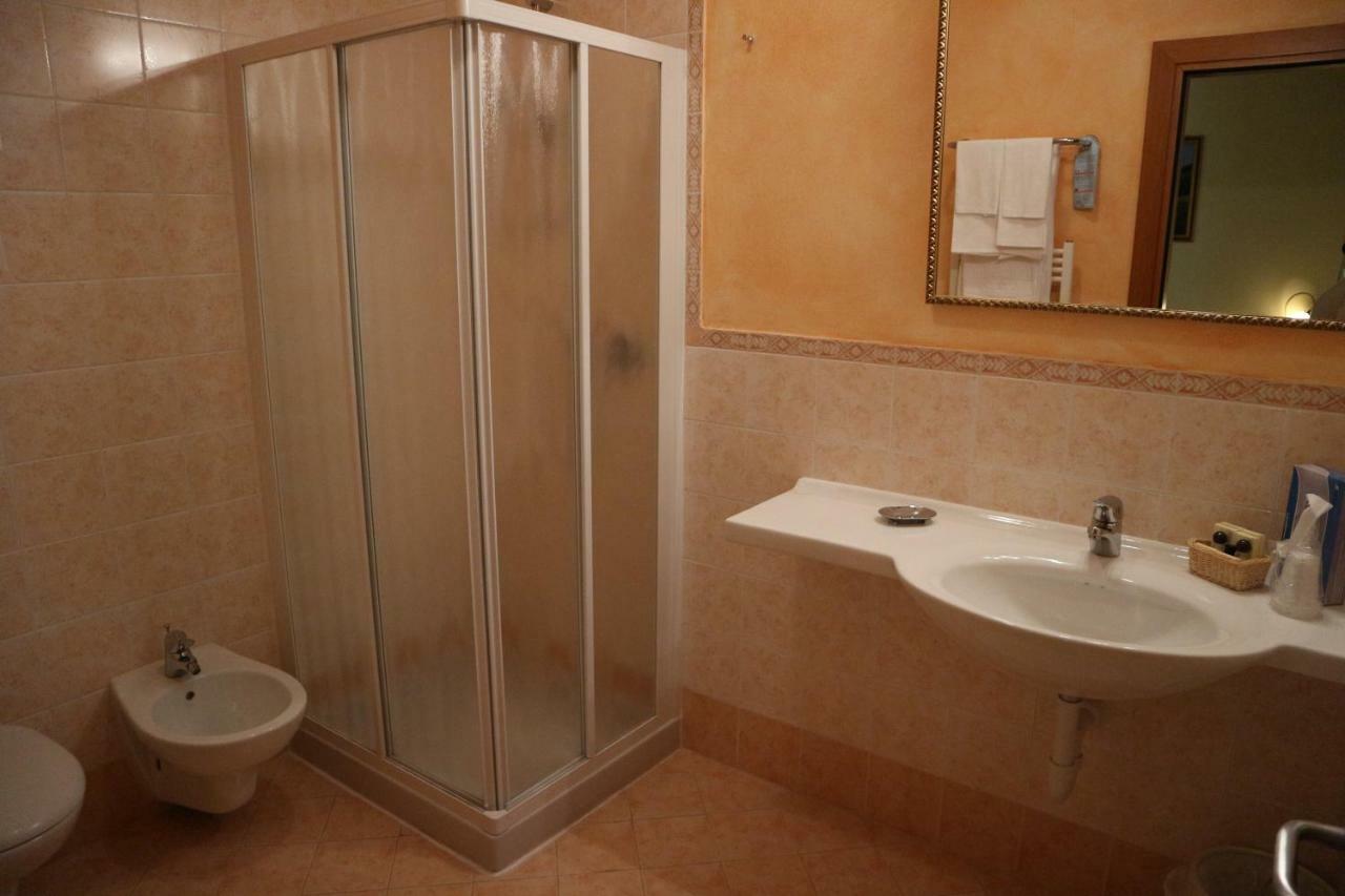 Hotel Camoretti Almenno San Bartolomeo Esterno foto